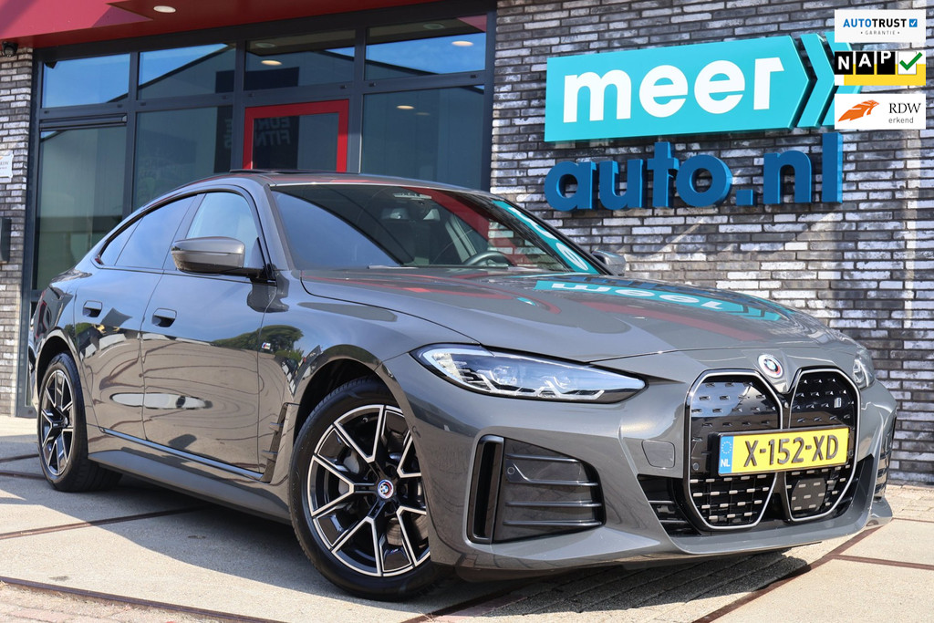 BMW i4 40 84 kWh High Executive M-SPORT l SOH 96,4% l H/K l HUD l 360 l SCHUIFDAK l DRAVITGRAU l SFEER l ORG.NL l 1e EIG l 54719052-0.jpg | Meerauto.nl
