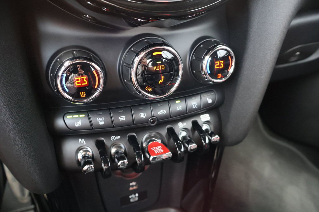 MINI Cooper Cabrio 2.0 231pk John Works JCW VOL! HUD l H/K l SCHAALSTOELEN l CAMERA l KEYLESS l ADAPT.CRUISE l CARPLAY l SFEER 55058060-15.jpg | Meerauto.nl