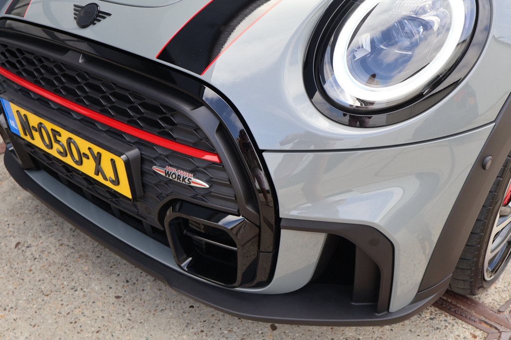 MINI Cooper Cabrio 2.0 231pk John Works JCW VOL! HUD l H/K l SCHAALSTOELEN l CAMERA l KEYLESS l ADAPT.CRUISE l CARPLAY l SFEER 55058060-29.jpg | Meerauto.nl