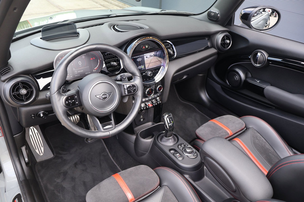 MINI Cooper Cabrio 2.0 231pk John Works JCW VOL! HUD l H/K l SCHAALSTOELEN l CAMERA l KEYLESS l ADAPT.CRUISE l CARPLAY l SFEER 55058060-3.jpg | Meerauto.nl