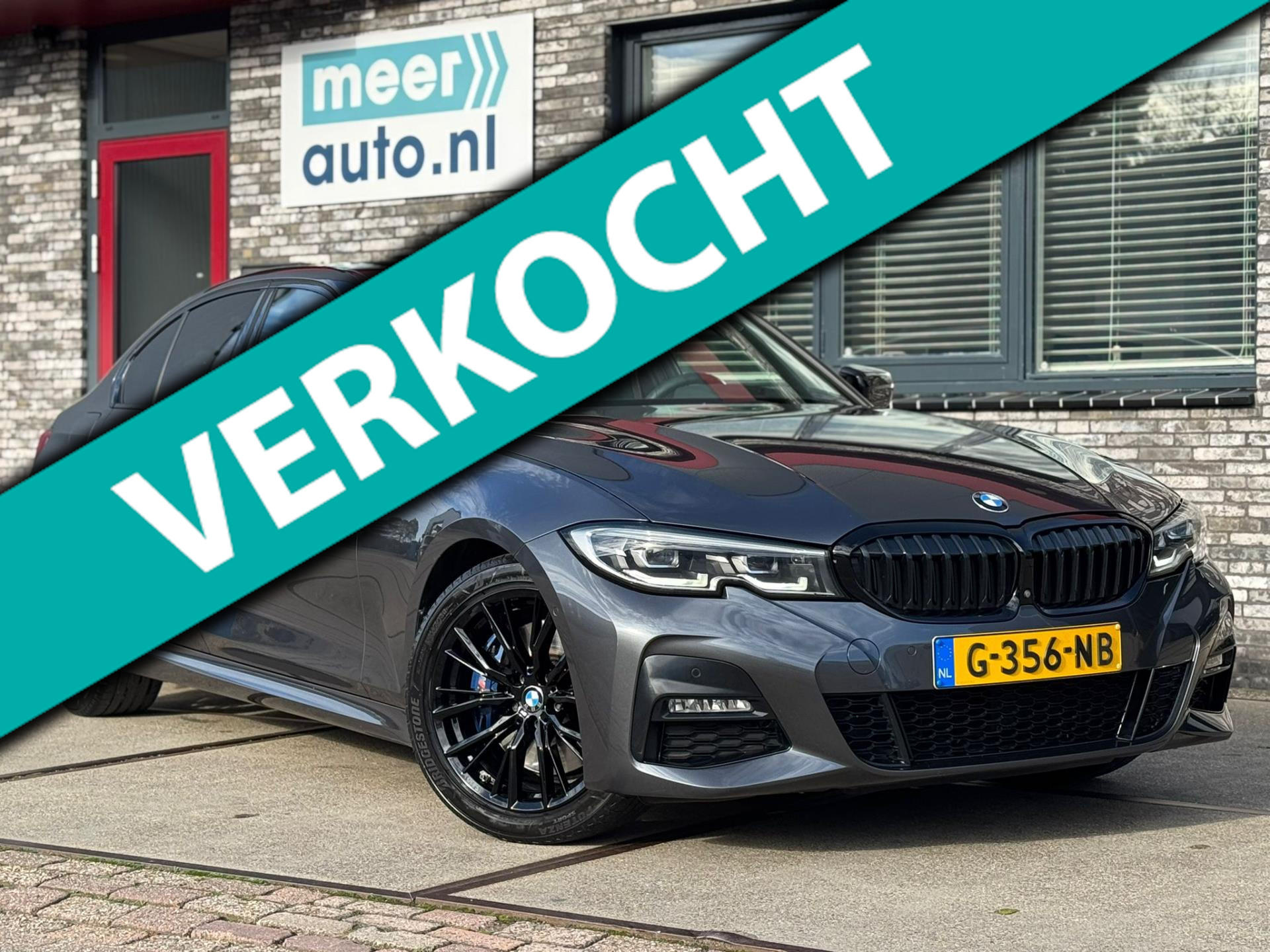 BMW 3 Serie 320i High Executive M-SPORT VOL! SCHUIFDAK l H/K l HUD l 360 l CARPLAY l DAB l M-PERF REMMEN l ORG.NL 48450152-0.jpg | Meerauto.nl