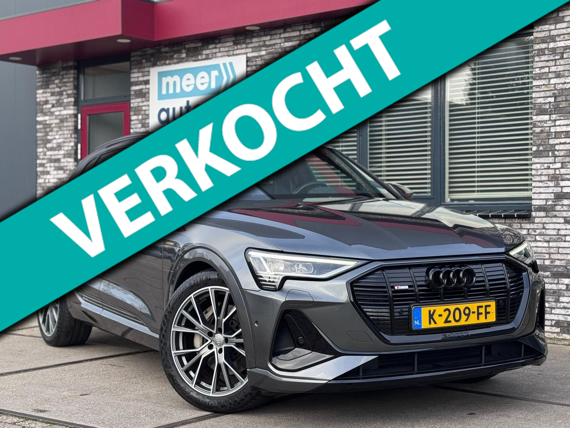Audi e-tron 55 quattro 3x S-LINE l SOH 93,5% l PANO l CAMERA l SFEER l LUCHTVERING l ADAPT.CRUISE l LANE l CARPLAY 49955745-0.jpg | Meerauto.nl